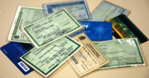 Documentos de Hanns Müller R. Santos