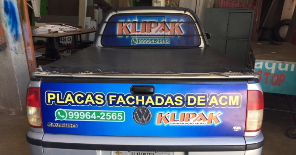 Adesivo Perfurado para Vidro Traseiro de Carro