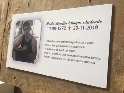 Placa Póstuma