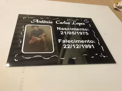Placa Póstuna em ACM a Laser