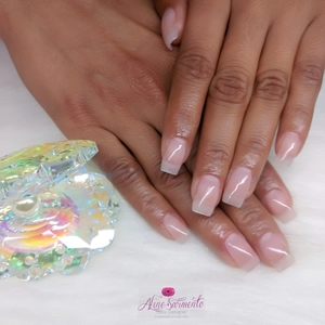 Unhas de gel manutenção natural